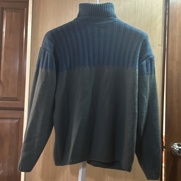 NORTHPEAK SWEATER (Ken) - Picture 2 of 3